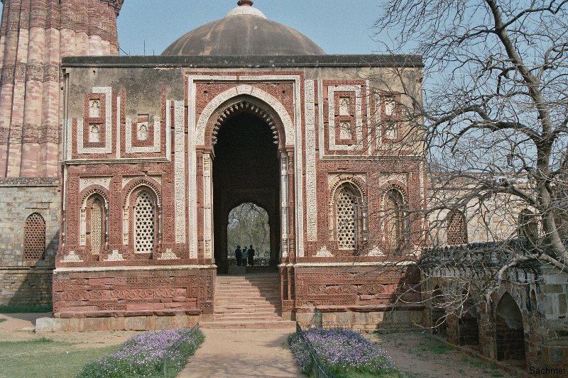 Delhi - Qutb Minar-Komplex - Alai Dawarza