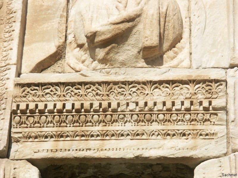 Tripolis_Der Marcus-Aurelius-Lucius-Verus-Triumphbogen_Detail
